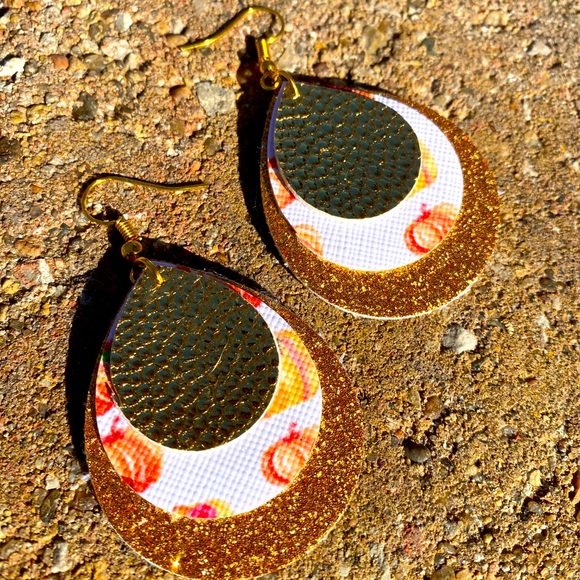 Jewelry - Faux leather earrings